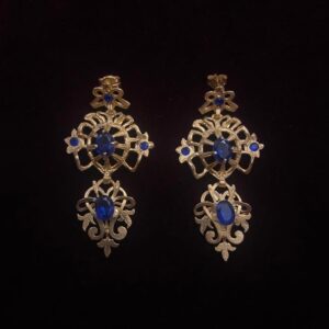 Pendientes plata dorada y espinelas azules